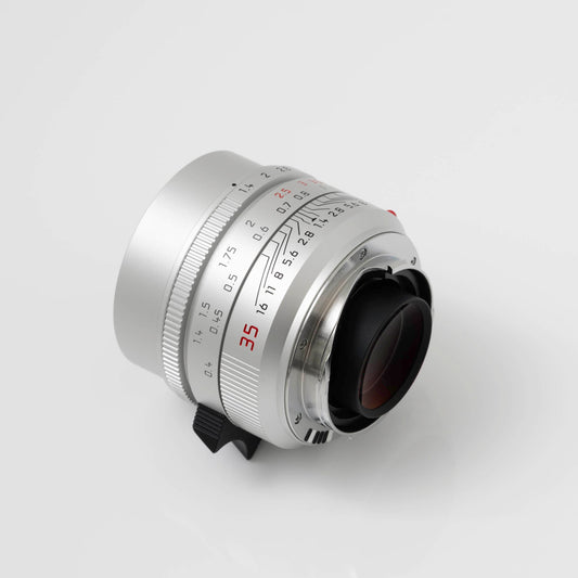 Leica Summilux-M 35mm f/1.4 ASPH Lens (Silver, 2022 Model) | MFR #11727