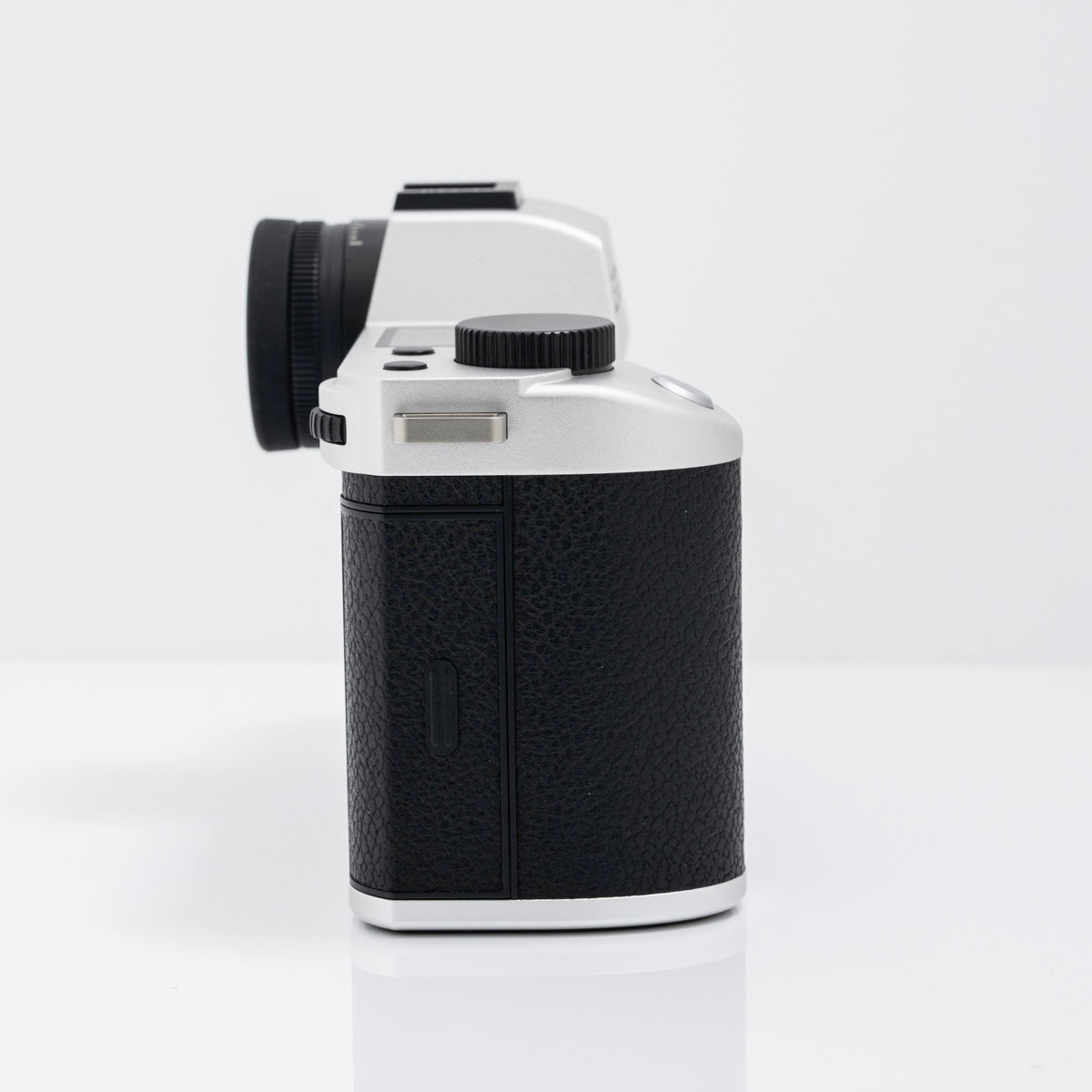 Leica SL2 Mirrorless Camera (Silver) (Limited to 1,000 Pieces Worldwide)