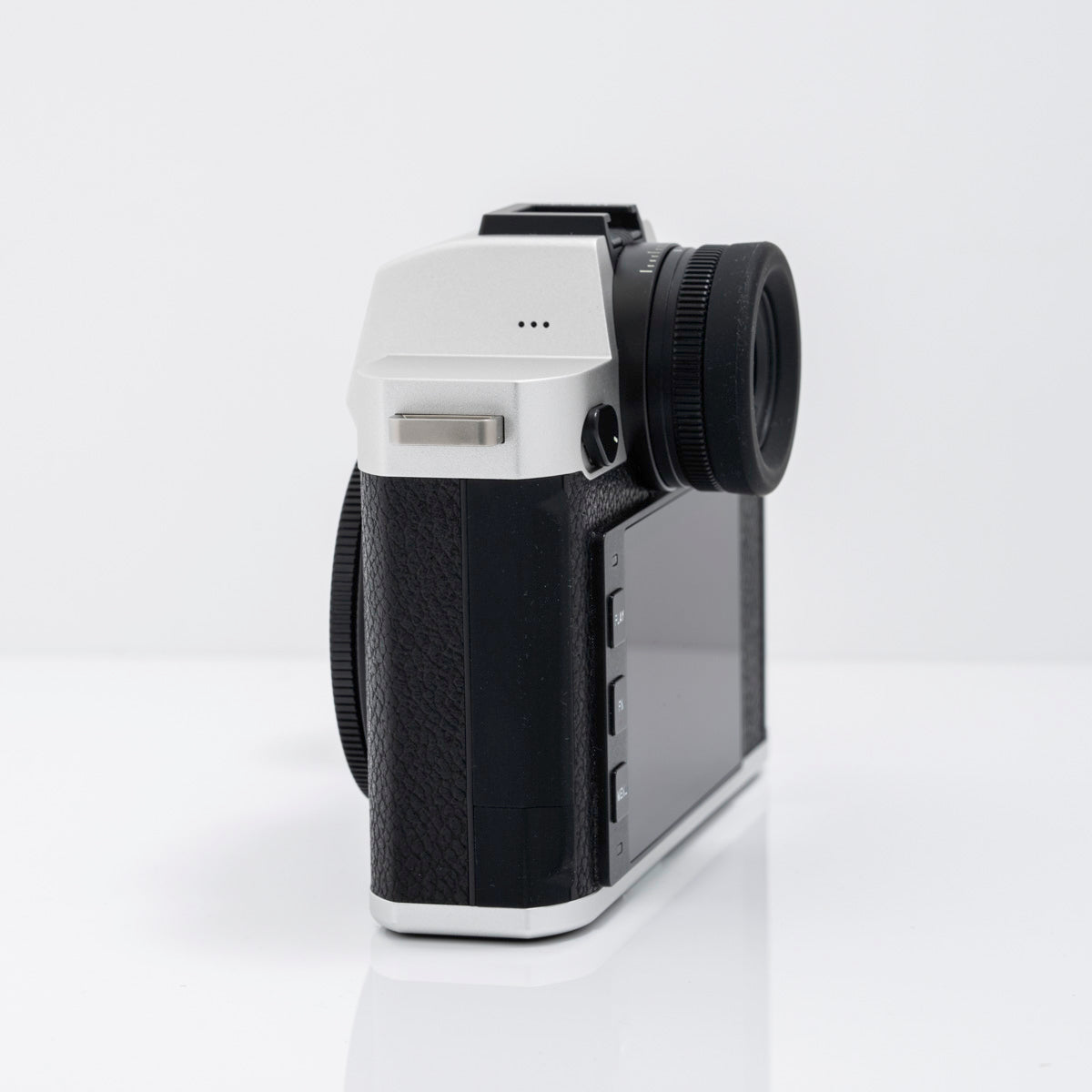 Leica SL2 Mirrorless Camera (Silver) (Limited to 1,000 Pieces Worldwide)